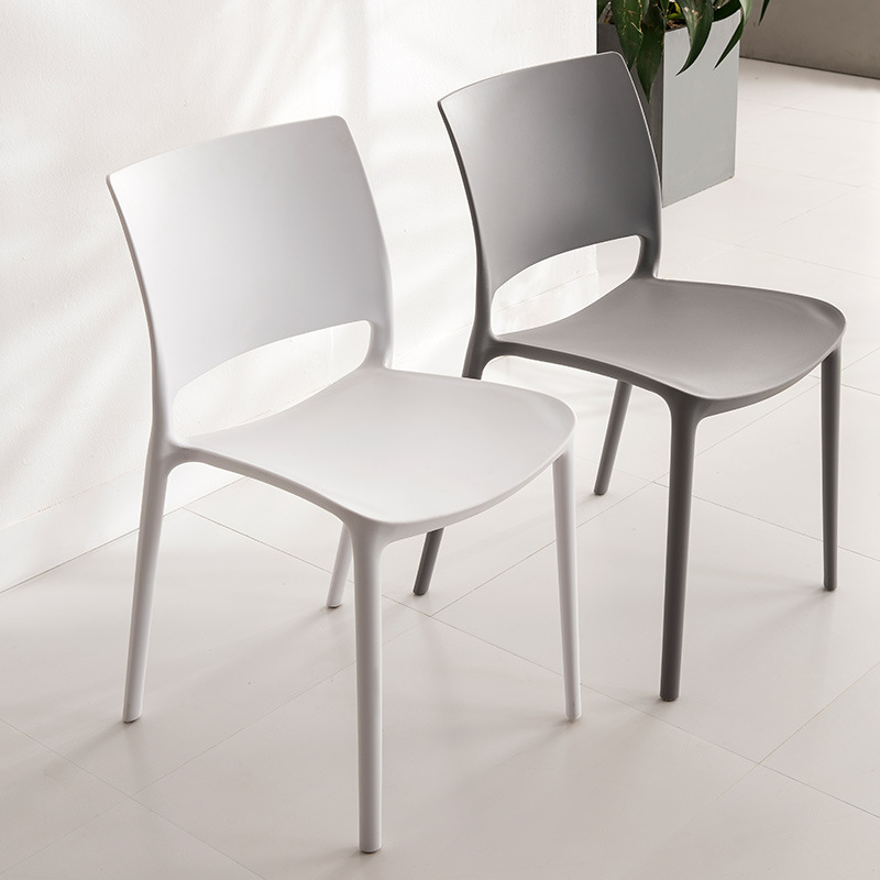 Gyári közvetlen értékesítés luxus modern dizájn műanyag PP étkezőszék egymásra rakható kültéri kerti szabadidő étkező kávé szék